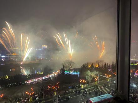 9分钟烟花记录 最后一下的烟花肉眼看真的太震啦 #阳泉烟花 #烟花🎆 #最佳视角看烟花