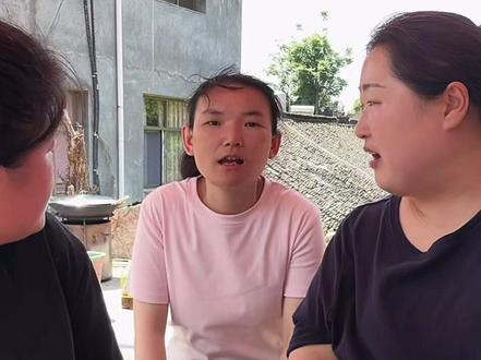 大嫂接出来了 状态不错 还认识小亚和朱冲#娜娜的乡村生活