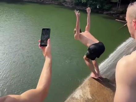 天青色等烟雨,而闽在福建等你~#整活 #青花瓷 #抽象 #清新福建 (音频来源:@_里湘纯子(挽不回形象版🥩) )