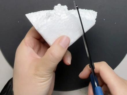 太好玩了!喝完的易拉罐别丢,做个有趣的吹球玩具,比比看谁能一次吹到顶!#真实生活分享计划 #变废为宝 #易拉罐手工 #悬浮吹球 #亲子手工