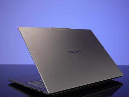 第三代英特尔酷睿Ultra实测 这款联想小新Pro 16 GT AI 元启版带来第三代酷睿Ultra平台最高规格的X9 388H处理器,在开启Xess-MFG后,CS2能达到300帧,黑猴230帧,赛博朋克2077 280帧,续航也能达到19个小时,英特尔难道真的要翻身了?#英特尔 #第三代酷睿Ultra #pantherlake #AIpc