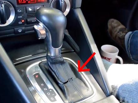 #汽车 一看就会教程,挡把防尘套更换。是时候考验你的动手能力了,欢迎围观。@抖音小助手 @抖音汽车