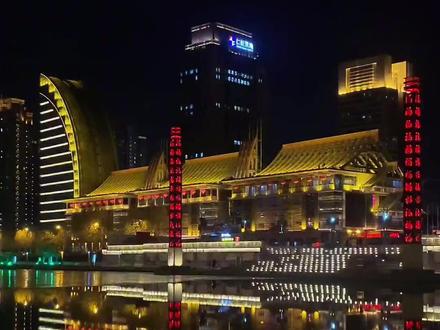 #天津 #爱上天津的理由 一定要带你喜欢的人来打卡天津,有浪漫的法式建筑津湾广场,世界上唯一建在桥上的摩天轮,古香古色的古文化街,还可以坐船游览观光大美海河夜景,