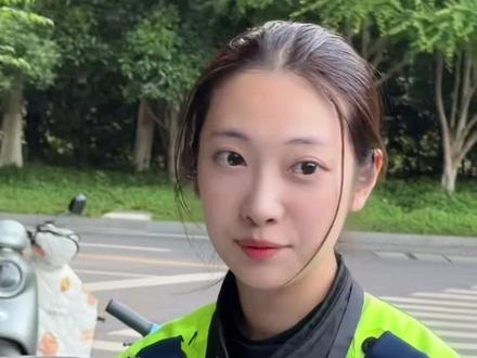 兔子警官下班啦,她好帅呀。#现场实拍 #杭州 #杭州女交警