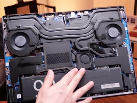 26款 耀世16 Ultra 开箱! 最新款的耀世16 Ultra搭载OLED屏幕(三星面板)整体观感很不错,搭配上水冷机和新英特尔芯片整体上手很不错!#机械革命 #耀世16Ultra #拯救者 #笔记本电脑 #开箱