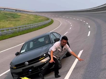 飞驰人生3同款高环跑道,奥迪A3的极限速度是多少?#奥迪A3 #飞驰人生3 #汽车试验场