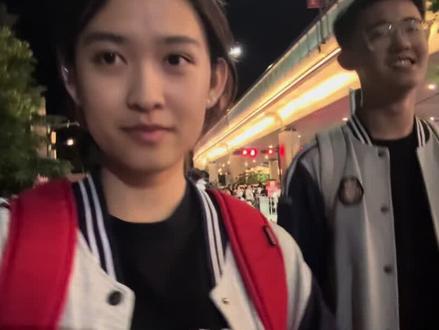 距离2026高考还有18天,真不是只有18天#艺考
(鲫四声)
1. 同学之间的关系,别自己主观乱猜啦
2. 打耳洞是我自己的决定,本人已经19周岁
3. 说话留点心,给自己积点口德哟
4. 祝所有高三的小伙伴们都能金榜题名!大家走到现在真的超不容易#2026高考