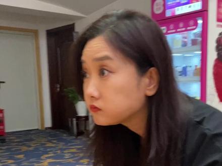 给我的搭档@凤凰传奇曾毅 点点关注!