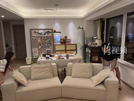 网友们爆改客厅格局,沙发一转秒变“豪华卡座”