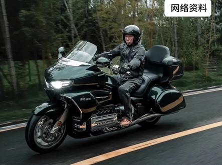 魏建军的灵魂摩托起售价18.98万,张雪的新款820RR才卖4万三千八,不能比,也比不了!#张雪 #摩托车