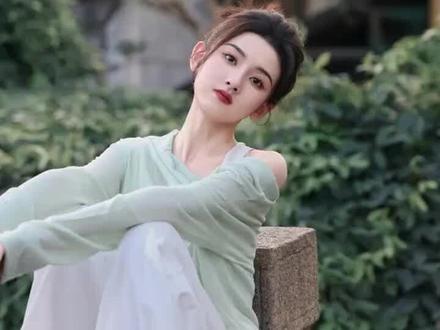 宋祖儿这小身板都快瘦成皮包骨了 #宋祖儿 #老铁娱乐观察站 #娱乐评论大赏 @新浪新闻 @抖音娱乐 @抖音创作小助手 @炬焰小助手 @抖音小助手