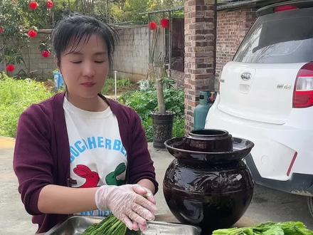 零失败得腌制酸菜方法看好咯、赶紧动手做起来放上一年都不会坏#腌酸菜的季节 #自制咸菜 #我的乡村生活