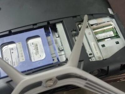 联想一体机电脑开关维修,拆机过程。#联想一体机拆机 #电脑开关键坏了 #专业的事情交给专业人去做 #电脑不开机