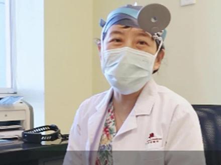 之前我们提到过扁桃体和腺样体我们用等离子手术,不少朋友可能也有所耳闻,但是从来没见过。今天我们通过手术过程的展现来进行原理讲解,让大家更直观地了解等离子手术。#等离子手术 #医学科普 #健康科普 #科普 #手术 #等离子手术设备 #等离子手术刀 #扁桃体手术 #腺样体手术 #扁桃体 #腺样体
