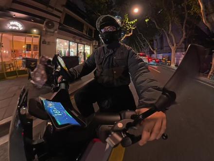 最近各家新消息不断,看来新新国标阵痛期真的快过去了..
不着急用车的车友建议持币观望!
#九号电动 #九号Mz1 #新新国标电动车 #极核 #小牛电动