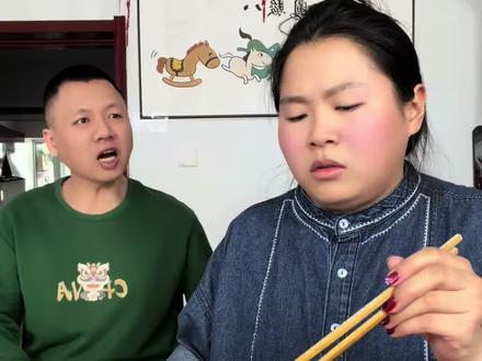 #夫妻日常 淀粉肠自己给孩子炸,特别好吃!