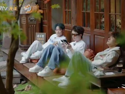 王栎鑫用AI预言湘超常德队夺冠 #王栎鑫 在#快乐老友记 里为#湘超 打call!用AI预言常德队会夺冠~#王栎鑫用AI预言湘超常德队夺冠