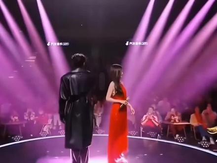 #李一桐假唱 ,所谓假唱毕竟也是为了舞台,李一桐作为演员也没必要非得真唱,但是演都演不好的也是少见。