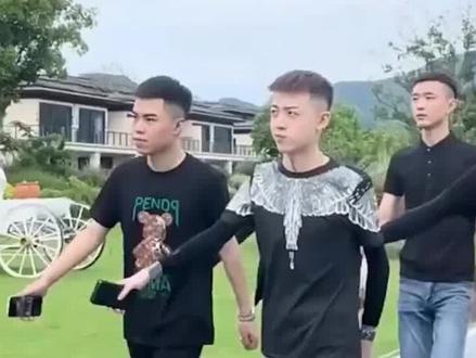 盘点全网八大精神小伙,宇将军被挑虾线,狗磊高速路口一战成名