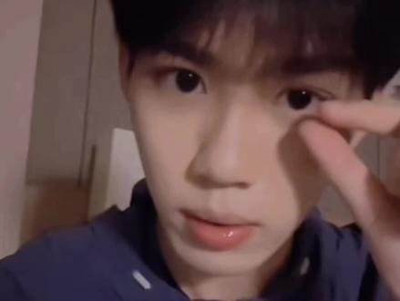 原来蒋总爱吃胡椒是这个意思🤔
#蒋胡#浆糊CP