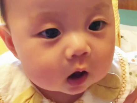 不枉呕心沥血6个月啊,宝贝终于可以清楚叫出“妈妈~”了,真是世界上最好听的声音呀,一句奶声奶气的“妈妈”真的可以治愈一切😄#宝宝喊妈妈的声音 #原声 @DOU+小助手