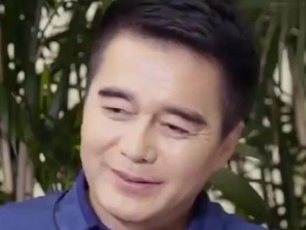 何晴的离去,对于演艺界而言是巨大的损失,对无数粉丝来说,这也是心中无法弥补的遗憾。我们在惋惜她早逝的同时,也更能体会到她对儿子这份深沉的爱。
大家对何晴老师的印象是怎样的呢?对于她临终前这感人的一幕,你们又有什么感触呢?快来评论区和我分享吧!
关注我,带你了解更多演艺圈的温暖故事和动人情感。
#何晴离世 #母爱深沉 #演艺界损失