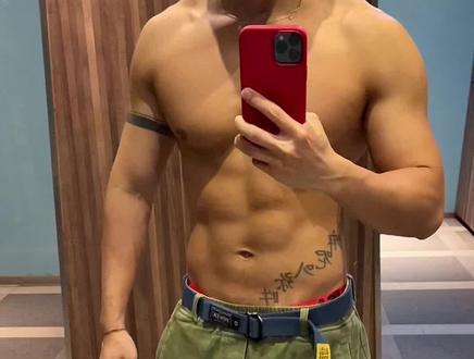 常年健身,你值得拥有一对光滑的手
#健身教练 #体育生 #老茧