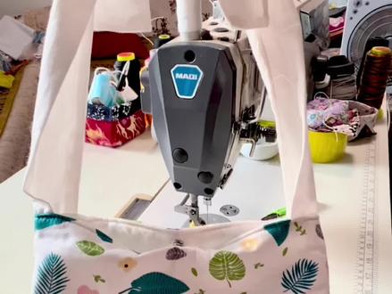 分享个可手提可肩挎包包,喜欢吗💕
#收纳包包 #传统手艺不能丢 #小包包 #缝纫日常 #民间艺术传承