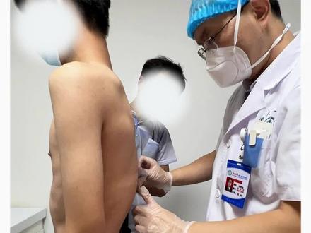 17岁 青少年、背部鼓起一个大包?#骨科孙新志 #休门氏病孙新志 #休门氏病 #耸肩驼背孙新志 #耸肩驼背