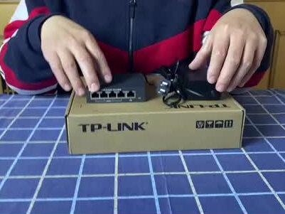 470GP无线AC管理路由通过与多个AP搭配组建无线网络,全屋同用一个SSID无缝漫游,到哪儿都能享受高清视频视宴#tplink路由器 #tp-link #面板ap#wifi6 #知识分享#tplink