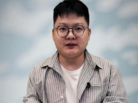 先享后付暗藏玄机,e卡商城陷阱重重 今天必须还钱,不然就等着被起诉。欠过黑网贷平台钱的大概都听过类似这样的话。最近又出现一种新型套路,先享后付。这名字听起来多诱人,可你不知道的是这其实是个无底洞。
今天我就给大家揭秘一下这个E卡。这名字听起来是挺正规的,什么京东、天猫、沃尔玛之类的,但实际上拿到手的钱只有贷款金额的一半。
什么意思呢?比如你贷款2398,实际拿到手的卡密可能只有1500,而且这个卡密你还得自己去变现,那变现时还得被打折扣,一般是7-9折。然后再给你一个大礼包,经历过的人都知道这个礼包有多糟糕。
并且这个贷款你用了7天之后,就得按照贷款金额来还款。一开始有的人觉得挺正规的,用着用着就发现不对劲了,自己手里没多少钱,可这利息却高得吓人,债越还越多。那最后没办法呀,只能拆东墙补西墙,以贷养贷,这样啊只会让你陷得更深,根本还不完呢。
那在这里,我要告诉大家,这就是典型的套路贷,他们就是挂着正规的名字,让你真假难辨。他们还会把你呀拉到一个群里,那群里发的呀都是一些客户被起诉、影响征信和被爆通讯录的案例。好多小白啥都不懂啊,就乖乖还钱了,就是因为害怕被爆通讯录。
其实他们的下款模式就是一个接一个的套路,当你发现的时候啊已经晚了。那遇到这种情况啊,别怕他们会投诉你,这种违法的黑网贷啊是不会上征信的。别信什么不还就起诉、上门收款,他们也就是说说而已,唯一能用的手段啊就是爆通讯录,一定要及时止损,寻求法律帮助,一定不要继续走向深渊!
本次视频到这里就结束了,你或者你的家人遭遇过黑网贷吗?评论区来聊一聊,让更多的人警惕陷阱
#先享后付 #e卡商城 #714高炮 #红包券