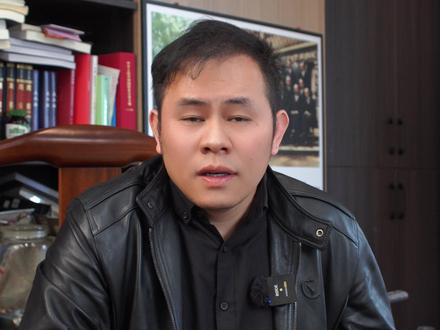 “钱港两空”!巴拿马强制收回长和的港口经营权 当地时间2026年1月29日,巴拿马最高法院宣布裁定:李嘉诚长江和记实业旗下子公司巴拿马港口公司持有的巴拿马运河两端港口的特许经营合同“违宪”。
该合同涉及巴拿马运河太平洋端(Balboa港)和大西洋端(Cristobal港)的运营权,法院认定支撑该合同的法律“违宪”。
也就是说,长江和记的港口经营特许权合同是不合法的,巴拿马政府将重新接管上述港口,并进行重新租赁或招标。
长江和记“钱港两空”,不仅没有卖掉港口,反而失去了港口。
按照法律,长江和记已经没有上诉权,只可以申请对巴拿马最高法院的裁定进行澄清,或者寻求国际仲裁。
●当前运营状态:巴拿马总统José Raúl Mulino于1月30日表示,港口将继续正常运营,不会立即中断。巴拿马政府正与长江和记巴拿马子公司协调过渡期,确保无缝衔接,同时准备向新运营商重新租赁或招标。短期内长江和记巴拿马子公司可能仍参与日常管理,但长期控制权已丧失。
中国出口巴拿马的商事文件海牙认证,核心流程是“文件准备→商事公证/贸促会认证→外交部/省级外办海牙加签”,全程5-7个工作日,无需巴拿马驻华使领馆二次认证。
办理流程(4步闭环)
①文件准备与翻译
核心文件:原件或加盖公章的复印件,签字盖章完整。
辅助材料:营业执照副本复印件(加盖公章)、法人身份证复印件、授权委托书。
翻译要求:非西语文件需译成西班牙语,由有资质机构出具并附翻译资质证明,与原件一并公证。
②商事公证/贸促会认证
商事文件优先通过中国贸促会出具商事证明书,确认签字/盖章属实。
非商事公文书(如授权书)需经市级以上公证处公证,出具公证书。
提交材料:文件原件/公证件、营业执照、申请表、授权委托书等。
③海牙认证(Apostille)加签
受理机构:中国外交部领事司或其授权的省级外事办公室。
提交材料:公证书/CCPIT商事证明书原件、申请表、营业执照复印件、委托书等。
办理方式:现场递交、邮寄或线上预审。
审核通过后,在文件背面加贴Apostille附加证明书并签字盖章。
④领取与使用
周期:常规5-7个工作日,加急2-3个工作日。
领取:自取或邮寄,扫描留存电子版,原件寄巴拿马进口商用于清关、结汇等。
#巴拿马 #李嘉诚港口 #外贸出口 #原产地证 #海牙认证