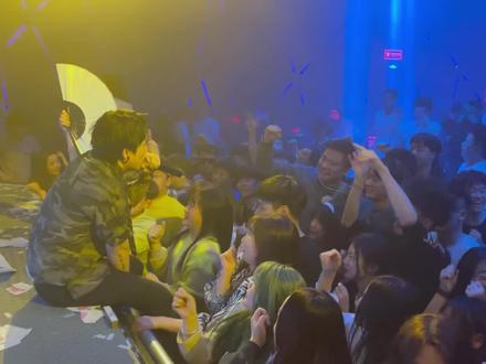 #okboom 说说你认为最嗨的9⃣️吧名字@👾KA2A卡萨👾 #酒吧 #蹦迪 @DOU+小助手