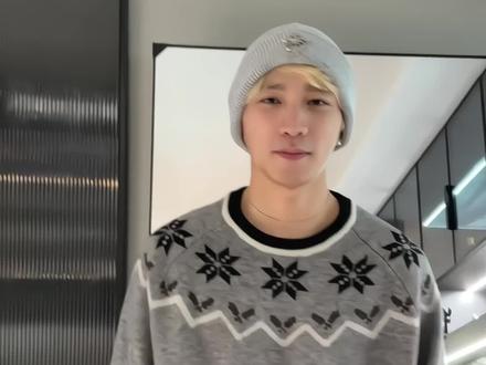 巨巨巨好看!!还会反光!!
#stk满天星 #stk冷帽