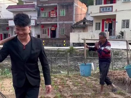 谁家的老婆这样叫。 刚结婚的一样。