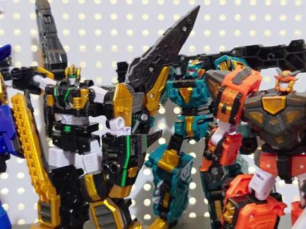 孩子们的梦想机甲战神,变形炫酷暴龙等你来战! 孩子喜欢玩变形玩具?这款超酷产品别错过!#儿童玩具 #迷你特工队8 #暴龙战炫王 #益智玩具 #变形机器人