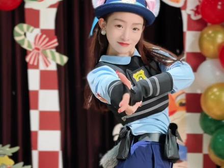 #疯狂动物城2 #兔子警官 #朱迪 想和会“轻功”的朱迪兔老师一起起舞吗🫡
✨来中国舞试听课✨
教你像小兔子一样轻盈跳跃🐰
像仙子一样挥动衣袖🎐
听古老的音乐讲故事🖼️
预约试听,送你一对萌萌的“兔子耳朵”发箍🐰