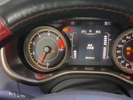 吉普自由光仪表多个故障灯点亮维修#汽车保养与维修 #专业维修保养