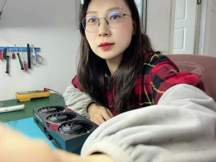 搬家后电脑花屏,提示#显卡 驱动打不上,代码43!只是显存出问题已经算幸运了。#专业维修 #电子技术 #电脑知识 #一张照片说明你的专业