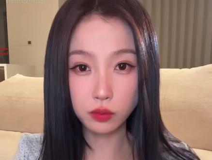 今天是吃播欣hhh 终于直播了🥹
#虞书欣esther #哔哩哔哩 @虞书欣Esther