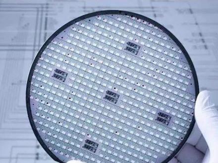 造芯必备光刻胶,那光刻胶难不难造呢?#光刻胶靠抢 #荷兰光刻机 #光刻胶 #芯片 #萌知计划 #科学科普