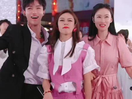 祝若彤半年庆圆满成功!一路长虹!
@丁若彤🐰(3月28号19:00半年庆) @新宇(星城小唱将) @🌙赵玥(4月2号晚7点半半年庆)#新宇 #直播录屏分享 #愿所有的美好和期待都能如约而至