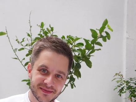 学会西班牙Tapas,轻松get居家小酒馆!蒜香大虾与番茄面包,和夏天太配啦 #tapas #西班牙tapas #西班牙美食 #休闲西餐 #小食 #跟着抖音学做菜 #蒜香大虾 #番茄吃法 #小酒馆