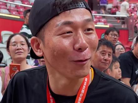 富阳夺得浙BA杭州赛区冠军,91年老大哥章炬拿到MVP,98年得分王孙江豪高情商发言:他是我们最好的顶梁柱!