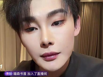 一路看过来,真的成长了,也改变了很多,懂得维护自己最爱的女人@AI瑶瑶☀️ @瑶瑶小撑腰☀️ @龙浩天🐲(六号酉阳桃花源广场直播) @龙浩天(生活号) #龙浩天瑶瑶