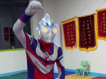 迪迦pk怪兽 #奥特曼搞怪日常 #奥特曼儿童动画片 #奥特曼打怪兽动画片 #抖音