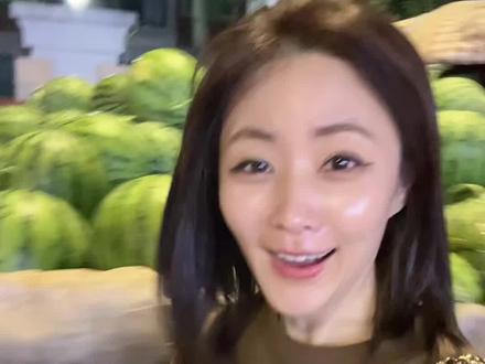 多儿来中国实现西瓜自由
#韩国人在中国 #西瓜 #外国人吃中国美食