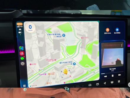 这车2.0的系统更新的东西还是非常多的,不过我还是最喜欢里面的CarPlay这个功能,还有一些比较实用的就是宠物模式,还有红灯绿读秒这些了。#领克z20 #领克