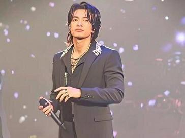 F3+1首场四大帅哥《流星雨》完美结尾!#现场版live #演出现场 #前奏一响拾起多少人的回忆 #嗨翻全场 #F4上海演唱会