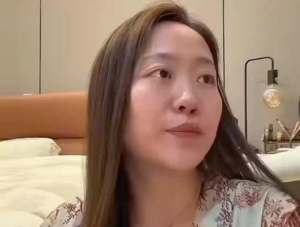 从漂亮国到他的城市 我又要飞八个小时 在我手机没有网络的八个小时里 他跟我坦白了一切#杨怼怼